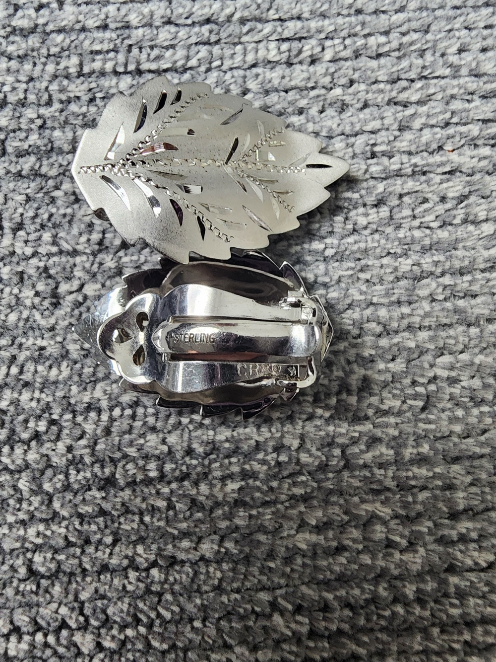 VINTAGE Sterling Silver Leaf Clip-On Earrings - Silver Tone
